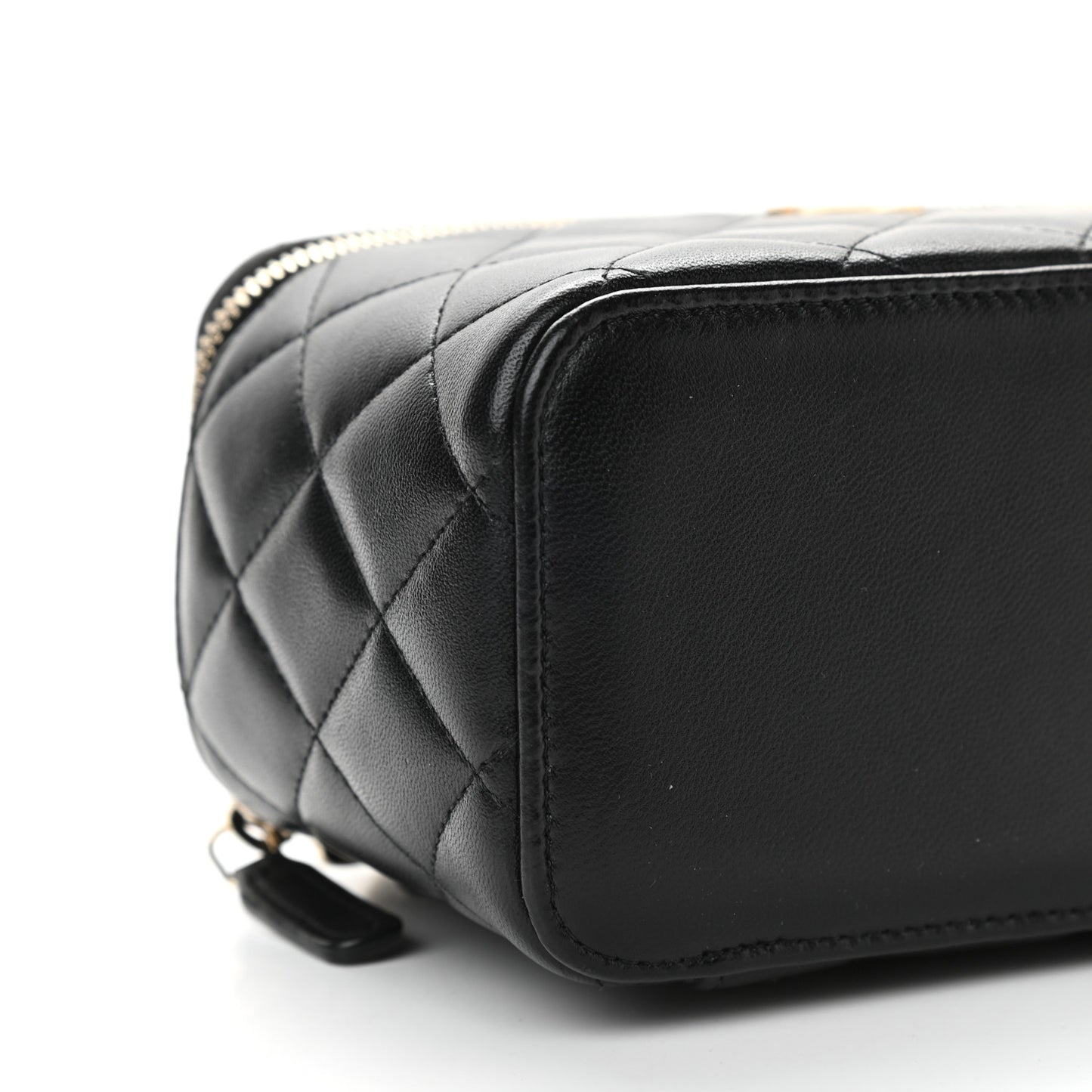 Lambskin Quilted Small Top Handle Vanity Case With Chain Black