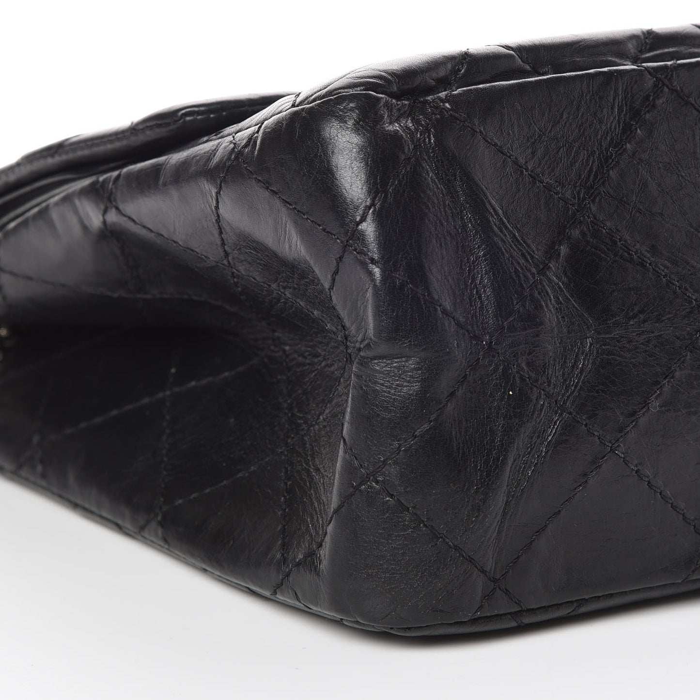 Aged Calfskin Quilted Mobile Art 2.55 Reissue Flap 228 Black