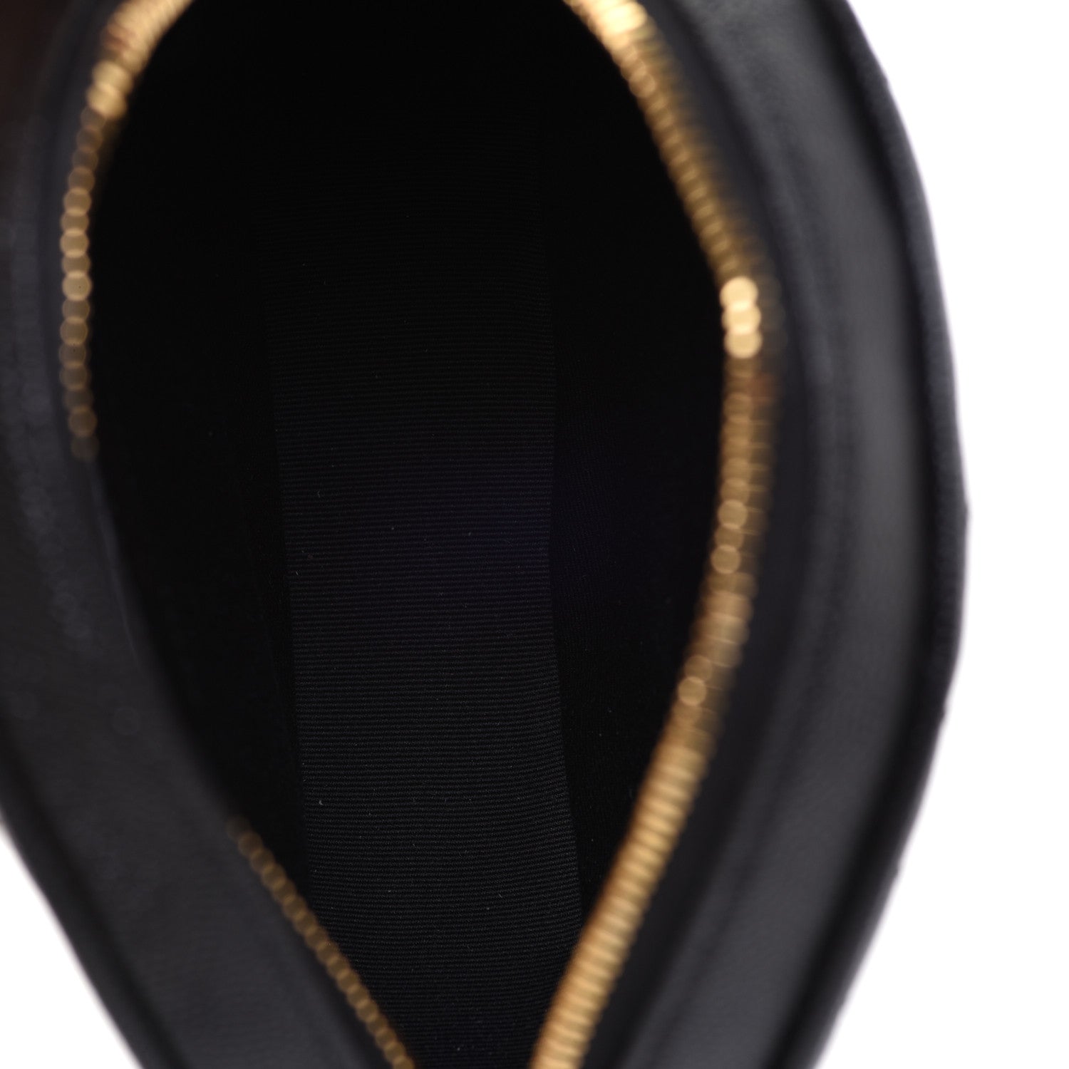Saint Laurent Grain De Poudre Matelasse Chevron Quilted Round Vinyle Camera Bag Black 5 of 9