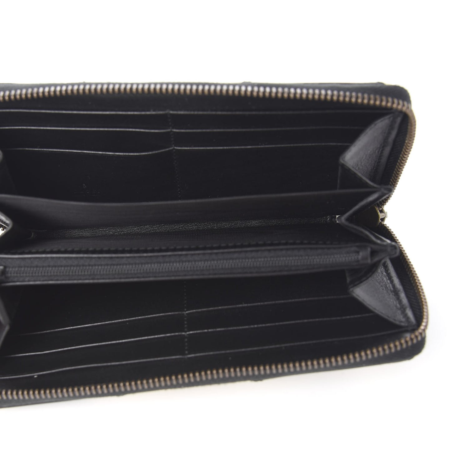 Calfskin Matelasse GG Marmont Zip Around Wallet Black White