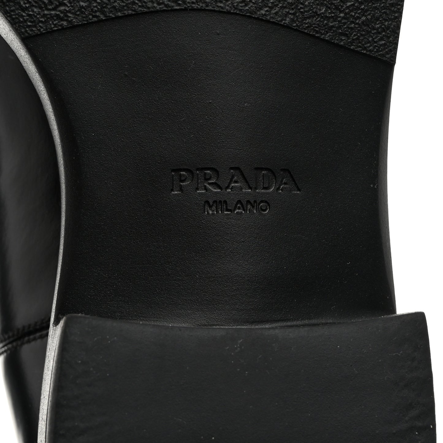 Spazzolato Metal Triangle Logo 50mm Chelsea Boots 38 Black