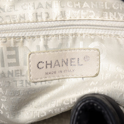 Chanel Lambskin Contrast Stitch Large Drawstring Tote Black 6 of 17