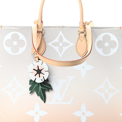 Louis Vuitton Monogram Giant By The Pool Onthego GM Brume 8 of 11