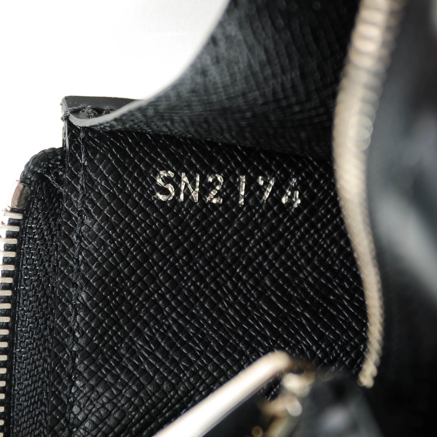 Louis Vuitton Epi Key Pouch Black 6 of 7