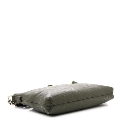 Gucci Piuma Calfskin Jumbo GG Embossed Medium Wristlet Messenger Bag Green 4 of 11