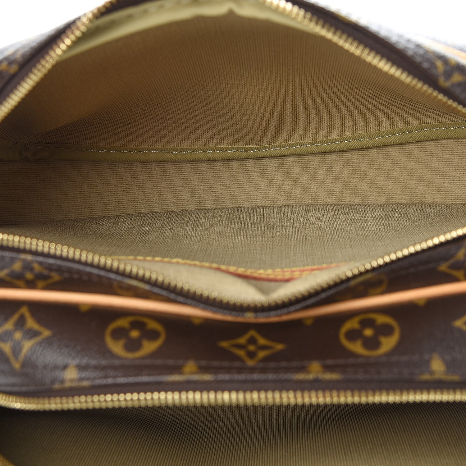Louis Vuitton Monogram Reporter PM 6 of 13