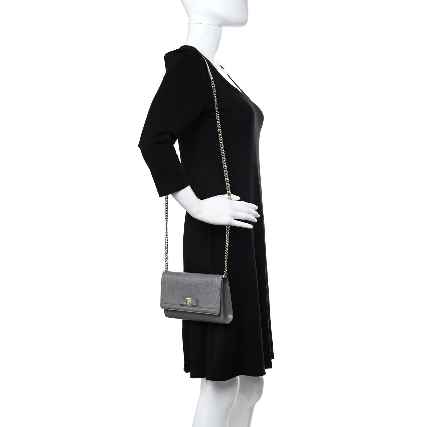Pebbled Calfskin Vara Chain Bag Urban Grey