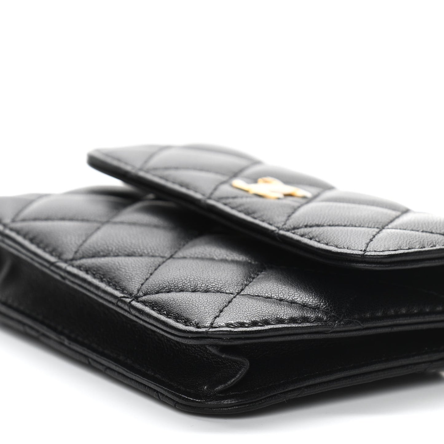 Lambskin Quilted Pearl Crush Clutch With Chain Black