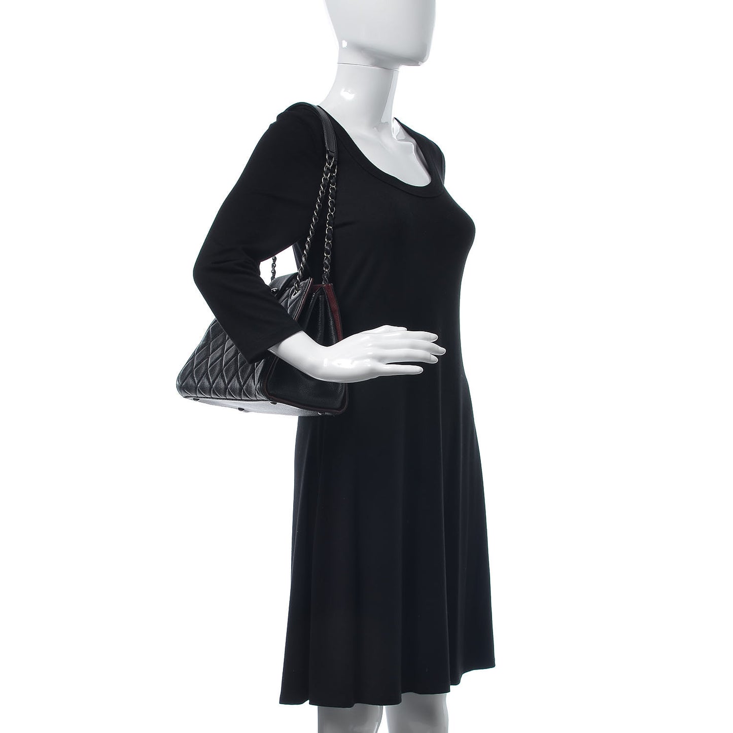 Caviar Quilted Medium CC Accordion Shopping Bag Black