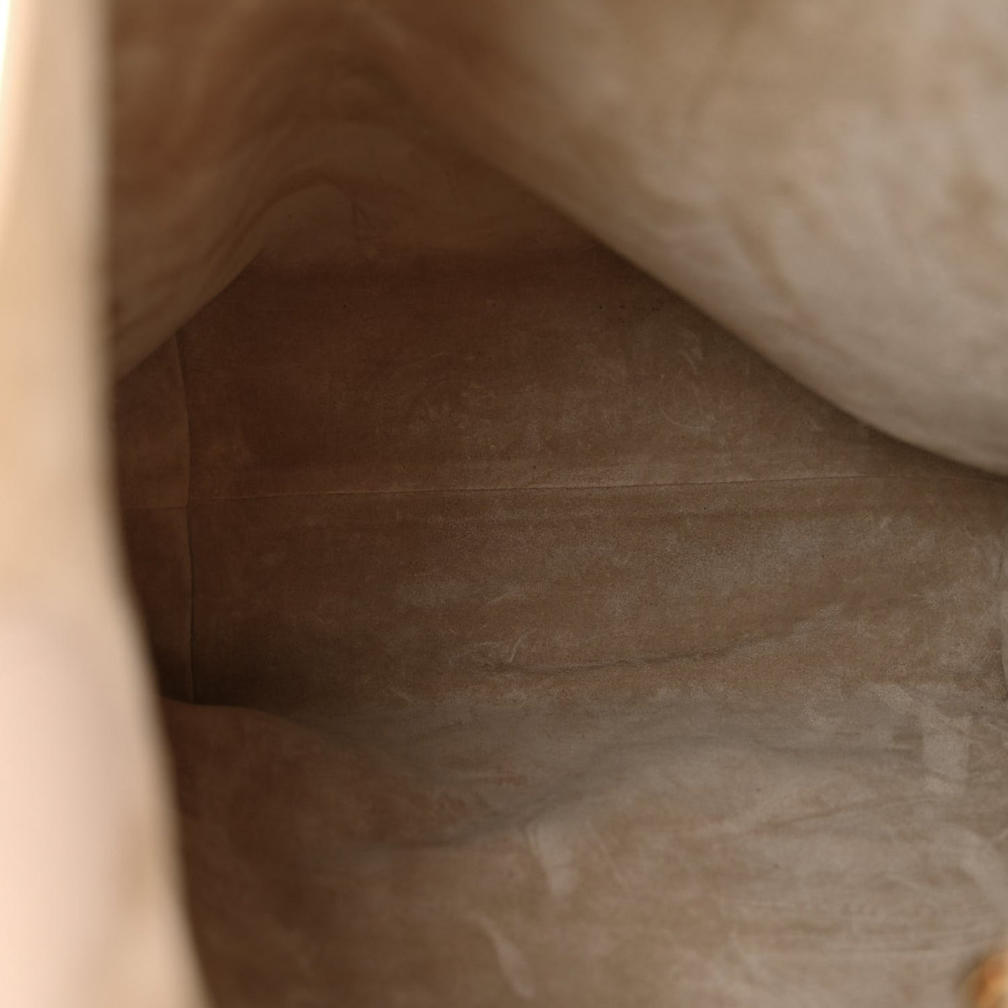 Grained Calfskin Low Key Hobo MM Limestone