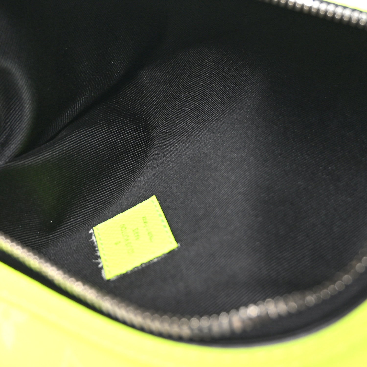 Louis Vuitton Taigarama Duo Slingbag Yellow 6 of 10