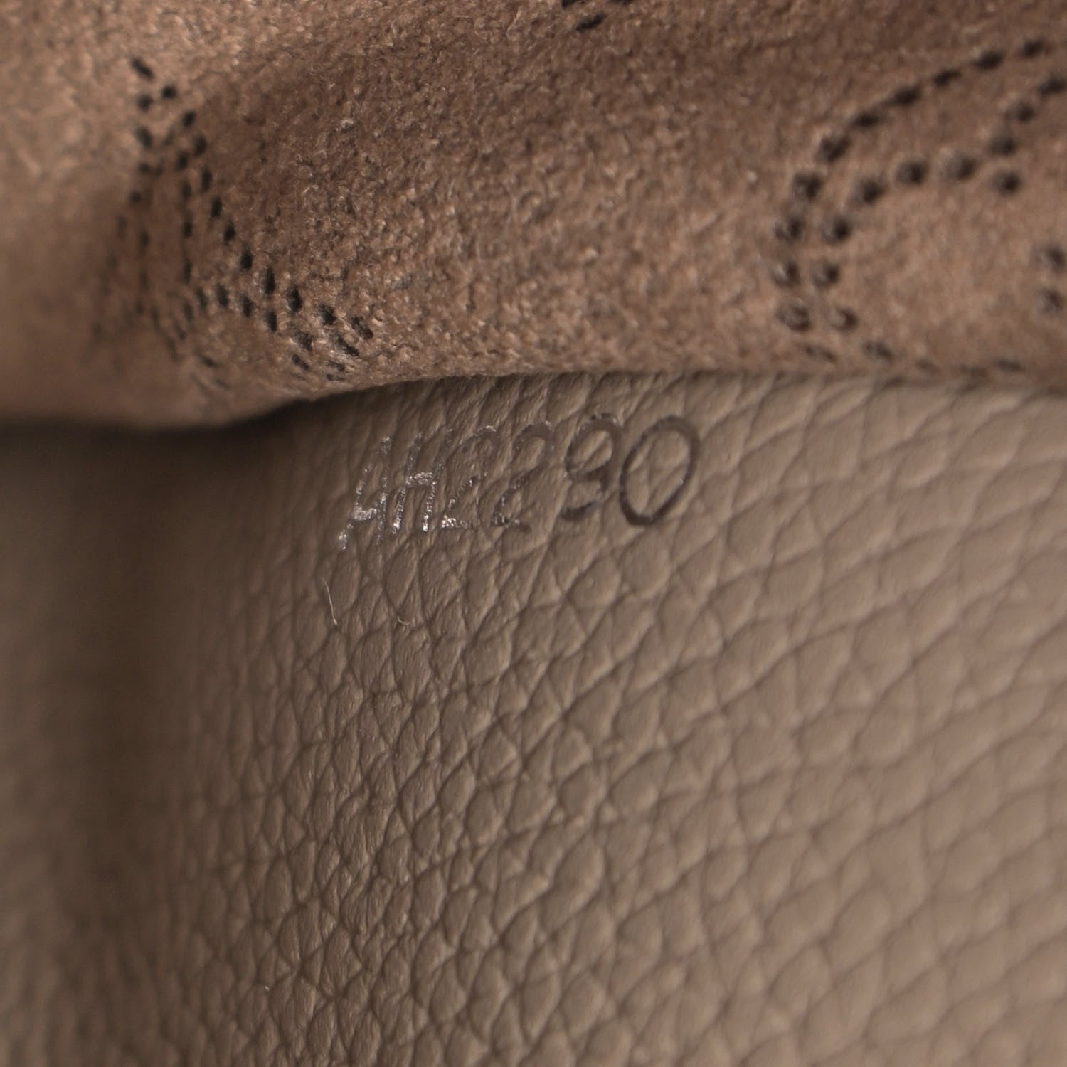 Louis Vuitton Mahina Muria Galet 7 of 10