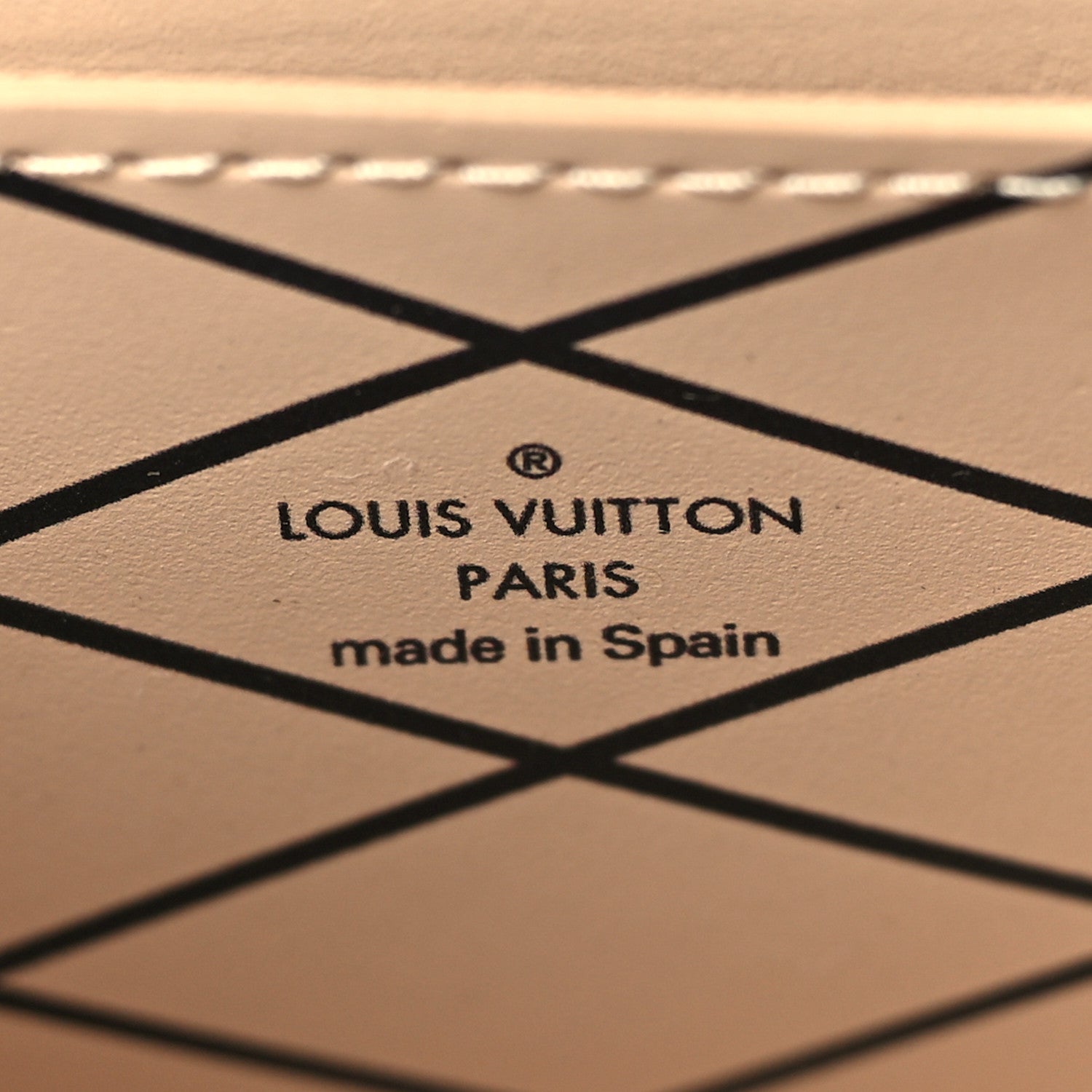 Louis Vuitton Reverse Monogram Essential Trunk NM 6 of 9