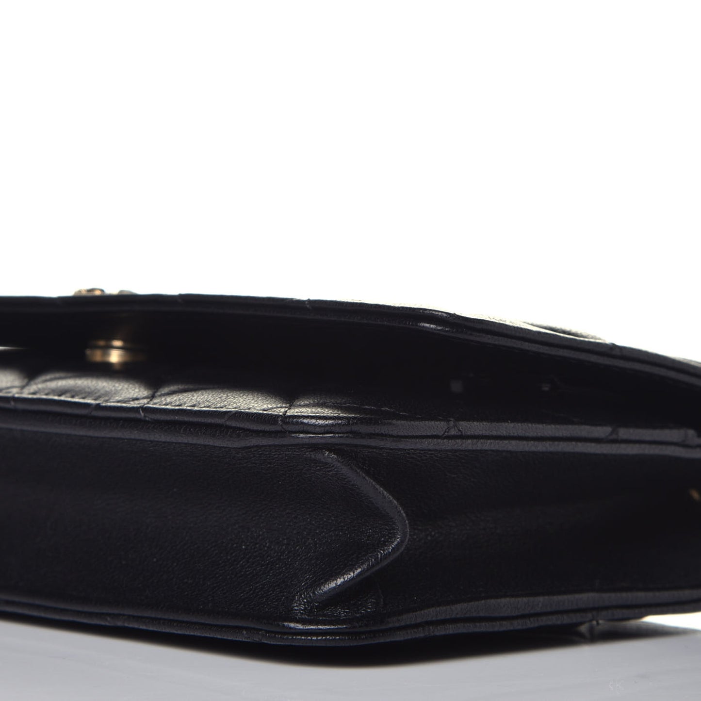Lambskin Quilted Infinity Wallet On Chain WOC Black