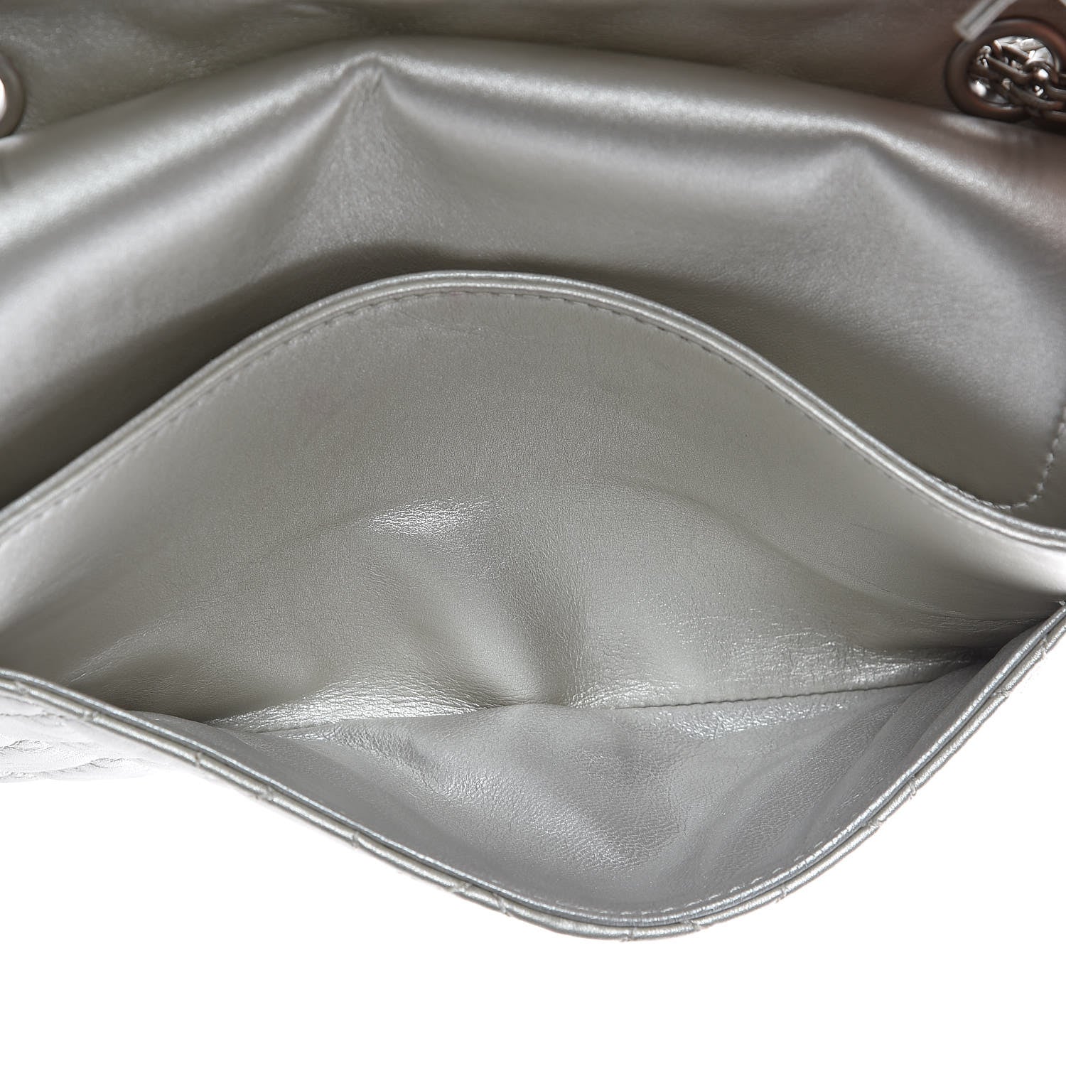 Chanel Metallic Aged Calfskin 2.55 Reissue 225 Flap Silver 9 of 11