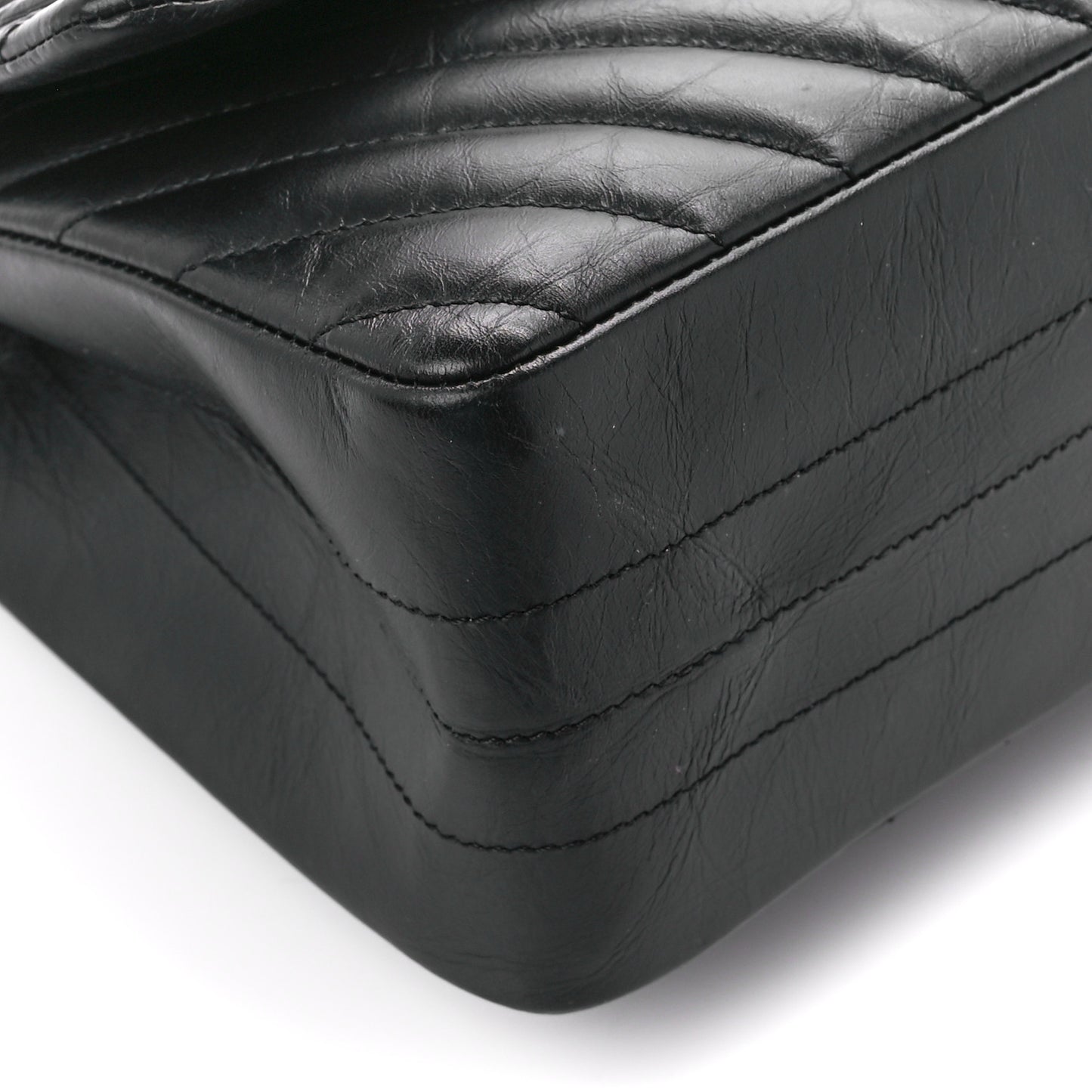 Aged Calfskin Chevron Quilted 2.55 Reissue 226 So Black