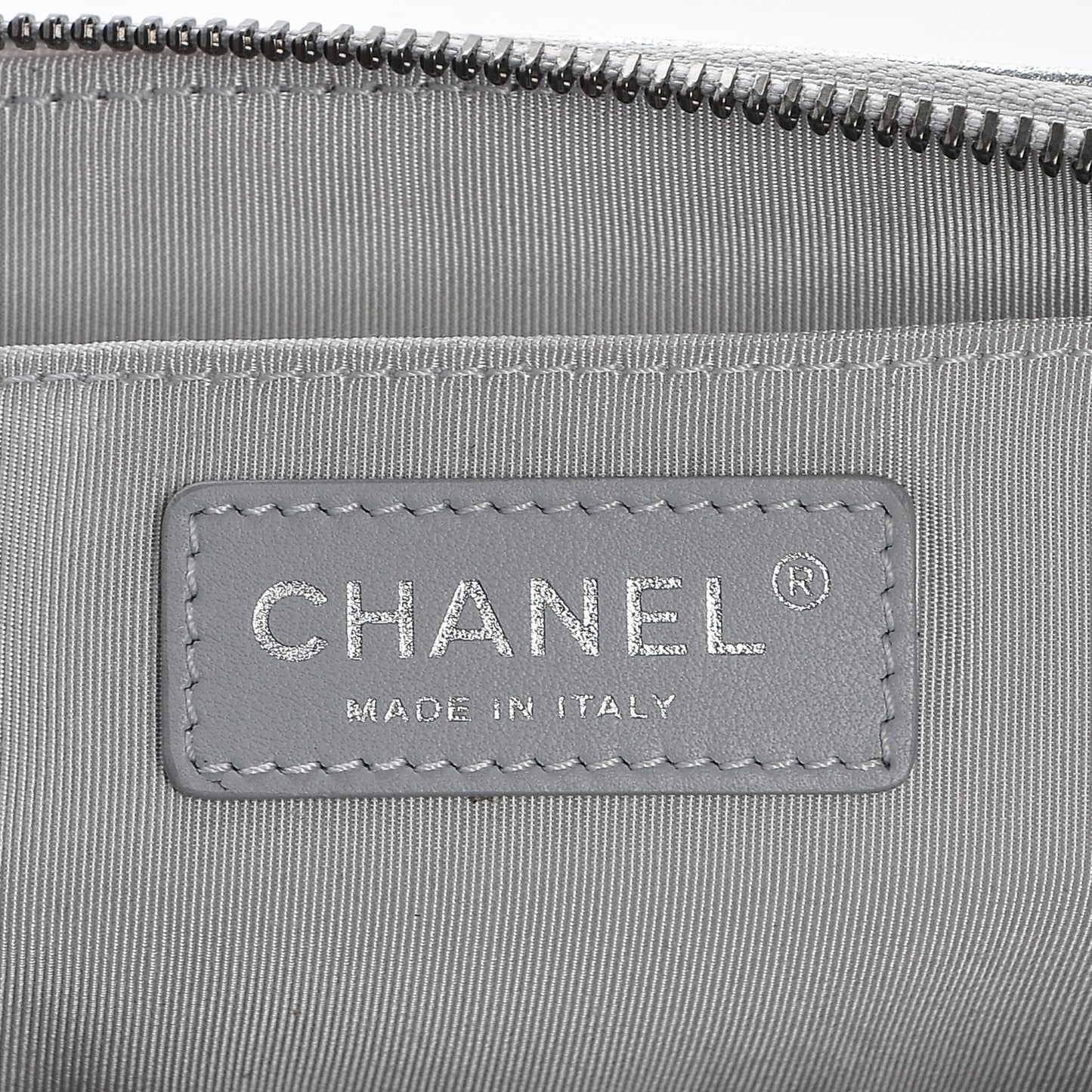 Metallic Grained Calfskin Quilted Casual Rock Waist Bag Fanny Pack Silver