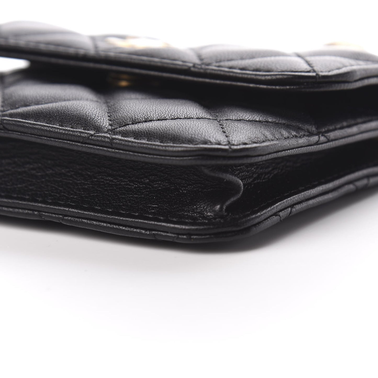 Lambskin Quilted Pearl Crush Clutch With Chain Black