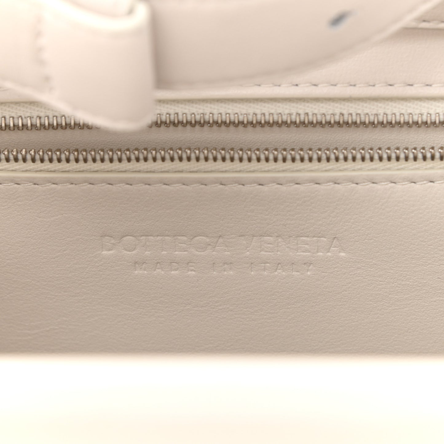Box Calfskin Nappa Clip Bag Chalk