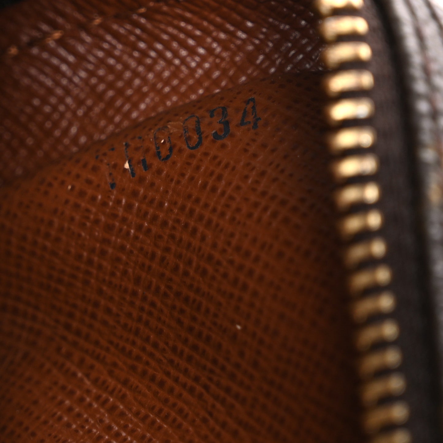 Monogram Amazone