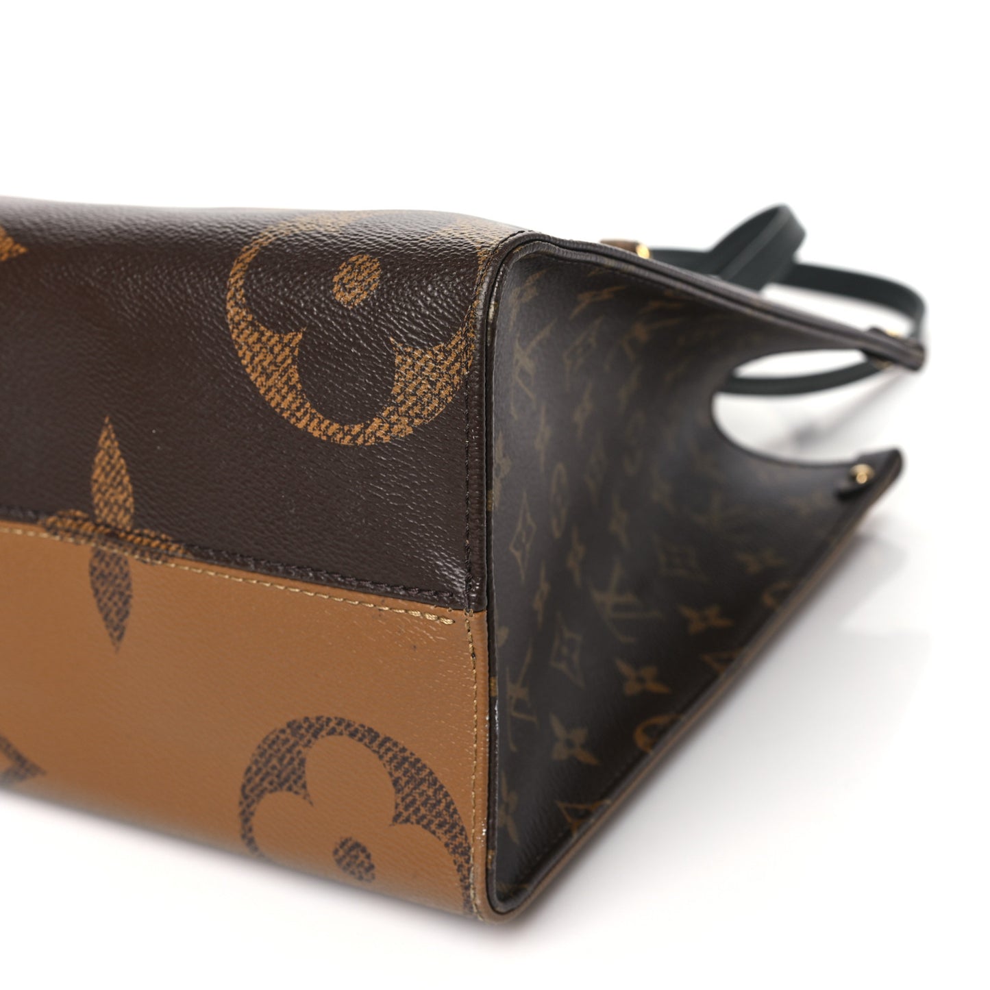 Reverse Monogram Giant Onthego MM