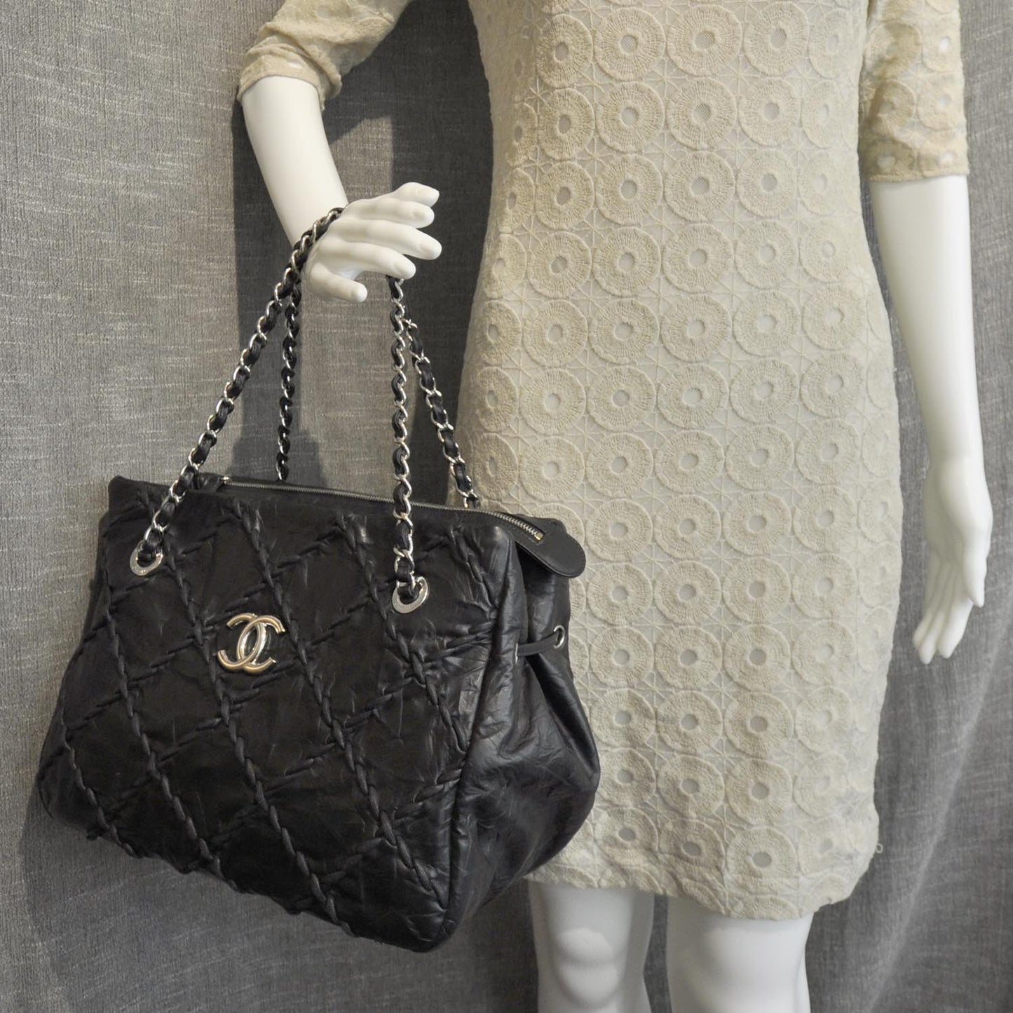 Leather Ultra Stitch Tote Black