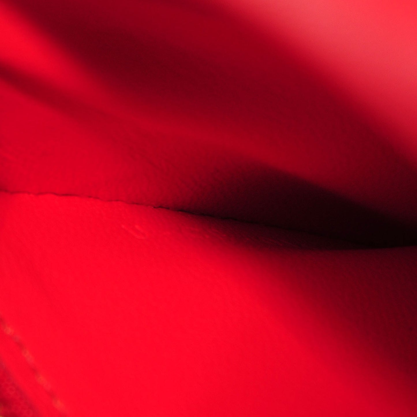 Goatskin Small Classic Box Flap Bag Alizarin