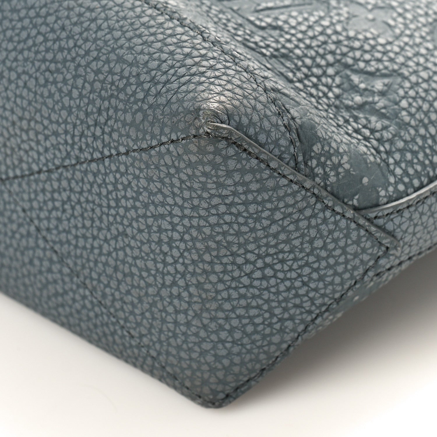 Louis Vuitton Taurillon Monogram Chalk Hobo Cruiser PM Granite Gray 8 of 8