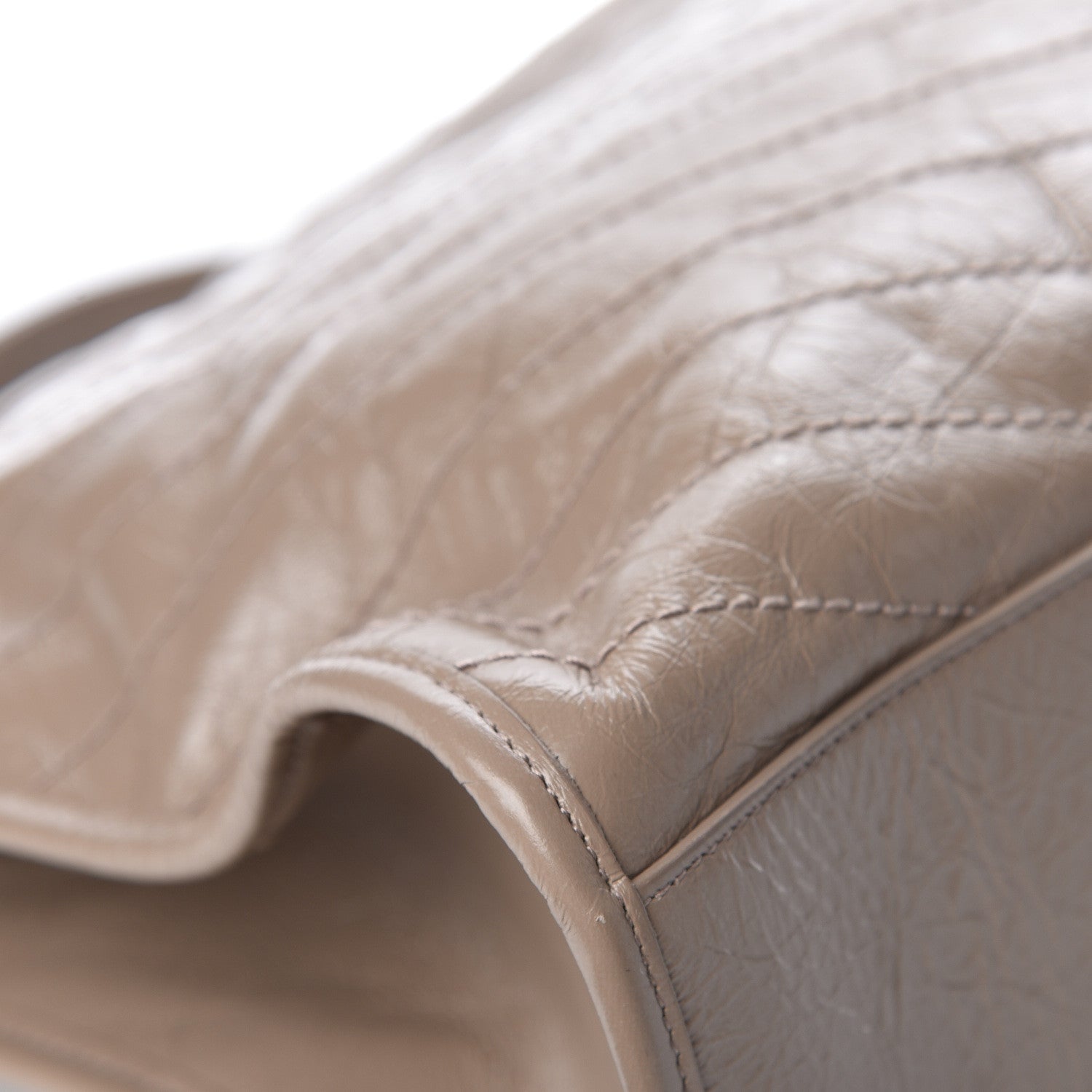 Saint Laurent Crinkled Calfskin Matelasse Monogram Niki Shoulder Bag Light Taupe 10 of 13
