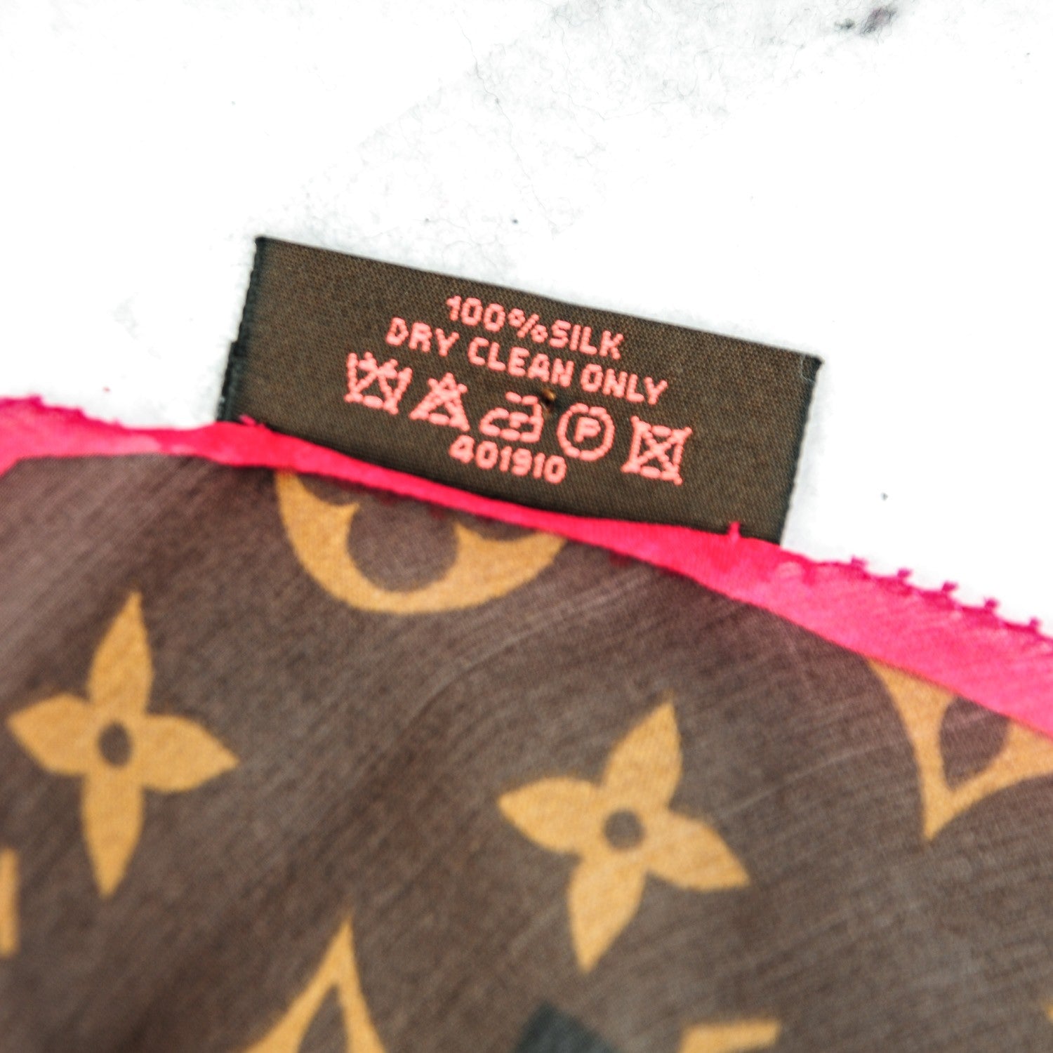 Louis Vuitton Silk Monogram Roses Scarf Marron 6 of 6