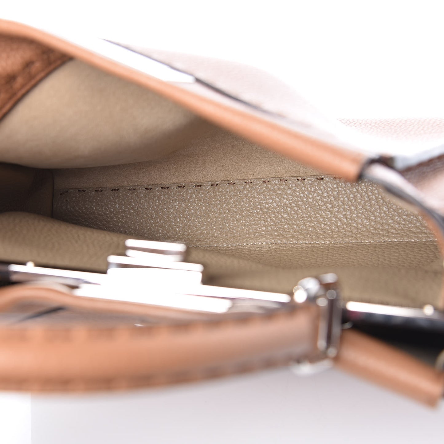 Cuoio Romano Selleria Bi-Color Medium Peekaboo Iconic Satchel Mou Deserto