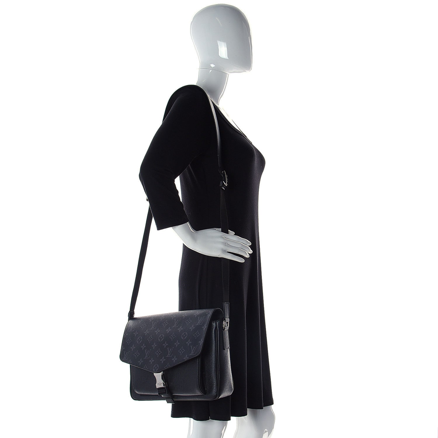Louis Vuitton Taigarama Messengerama Black 2 of 9