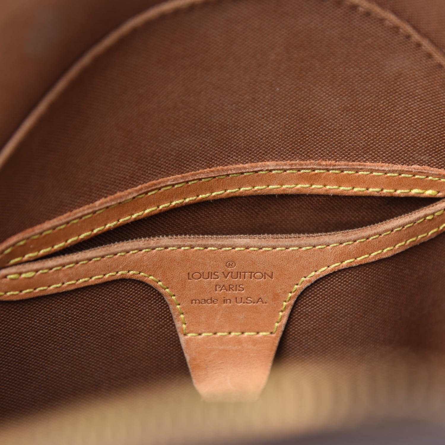Louis Vuitton Monogram Ellipse MM 19 of 20
