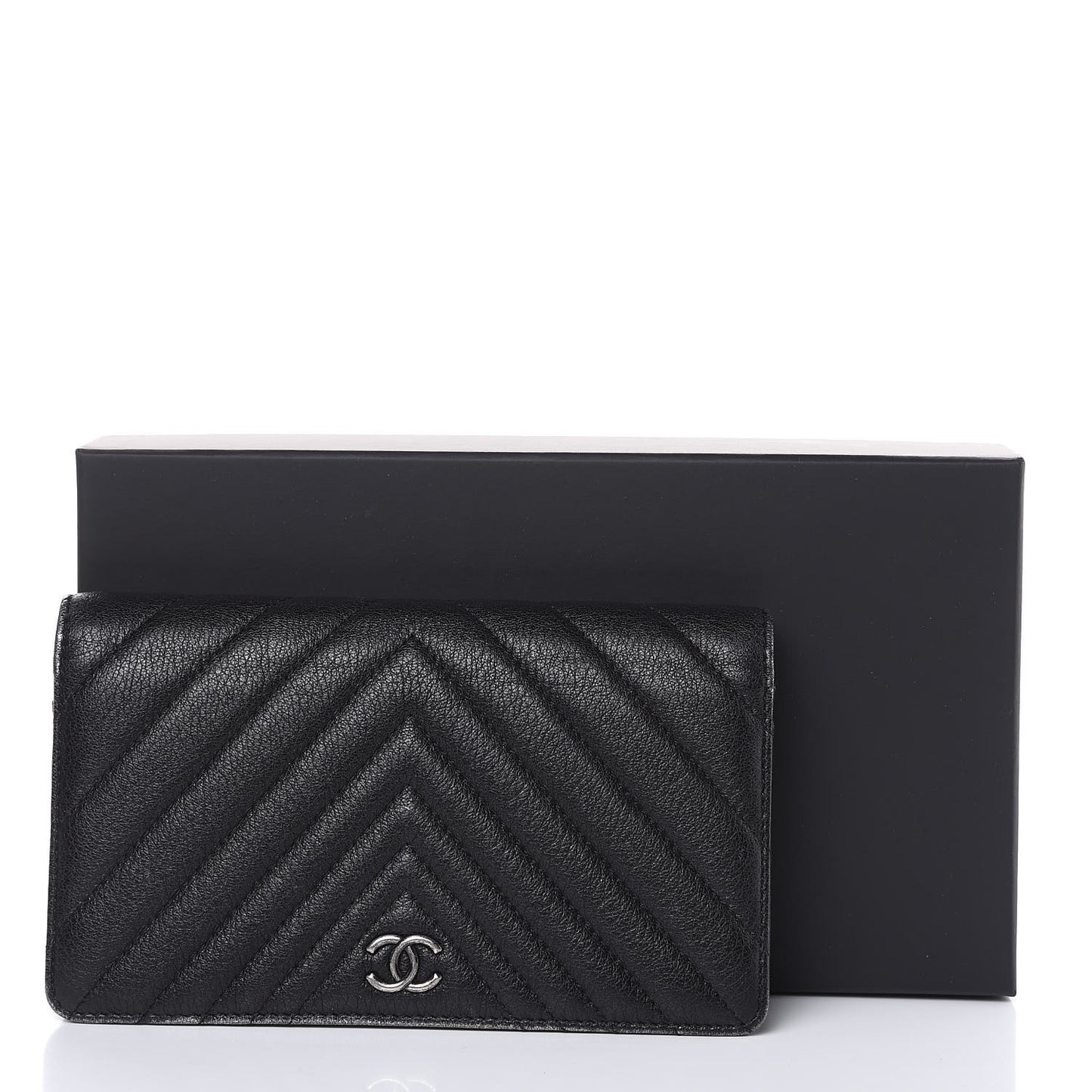 Shiny Goatskin Chevron Quilted Yen Wallet Black