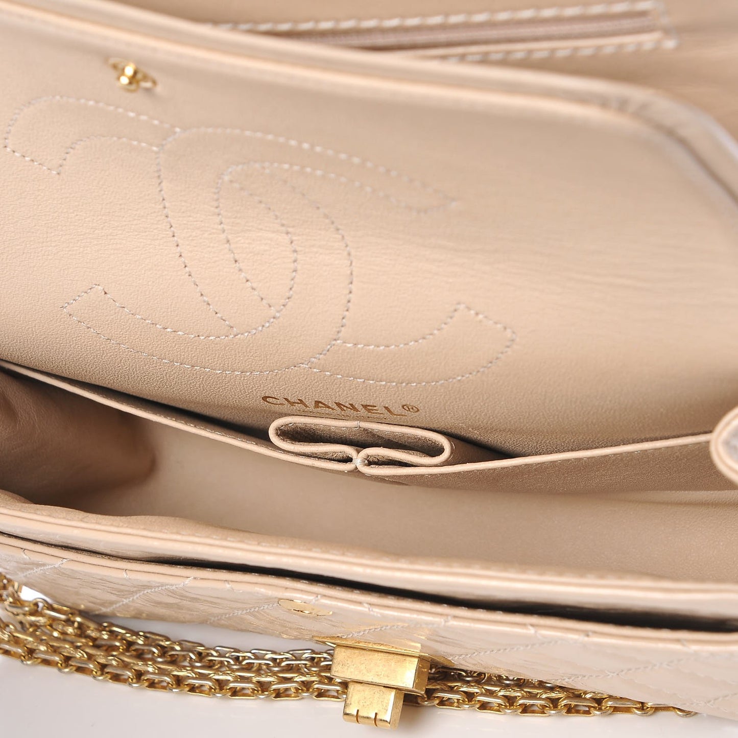Distressed Calfskin Quilted 2.55 Reissue 225 Flap Beige