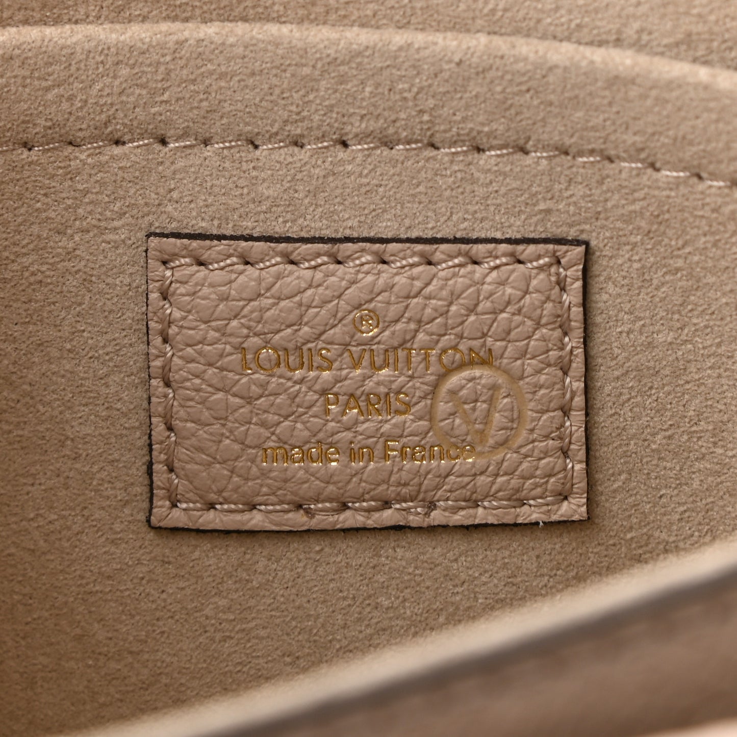 Grained Calfskin Lockme Tender Greige