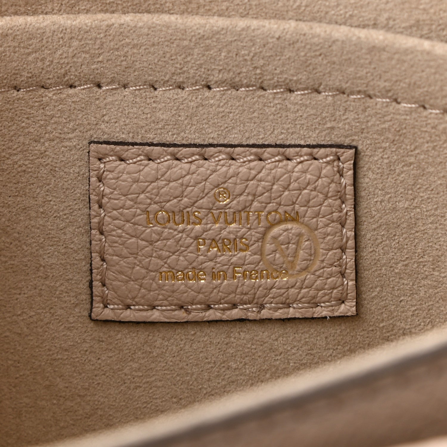 Louis Vuitton Grained Calfskin Lockme Tender Greige 6 of 10