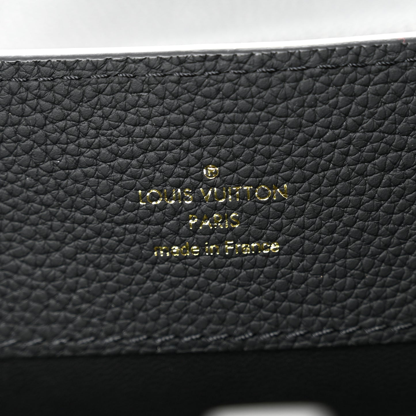Taurillon Capucines East West MM Matte Black