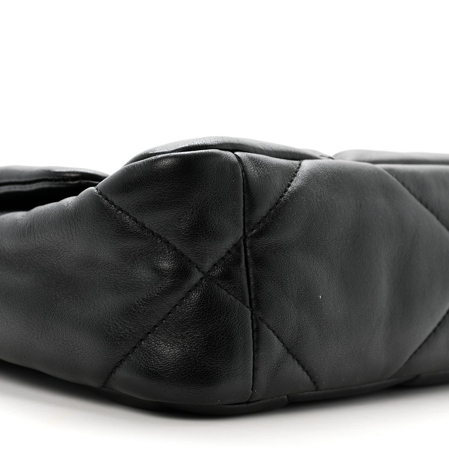 Lambskin Quilted Medium Chanel 19 Flap Black