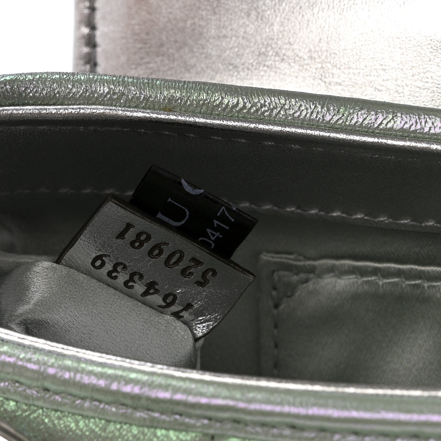 Gucci Iridescent Nappa Vertical Matelasse Small Maxi Horsebit Chain Shoulder Bag Iridescent Salvy Green 7 of 12