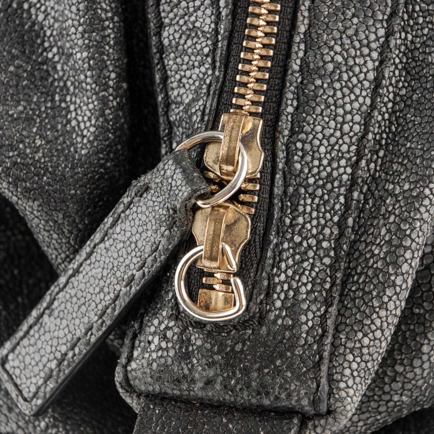 Calfskin Stingray Embossed Medium Nightingale Grey
