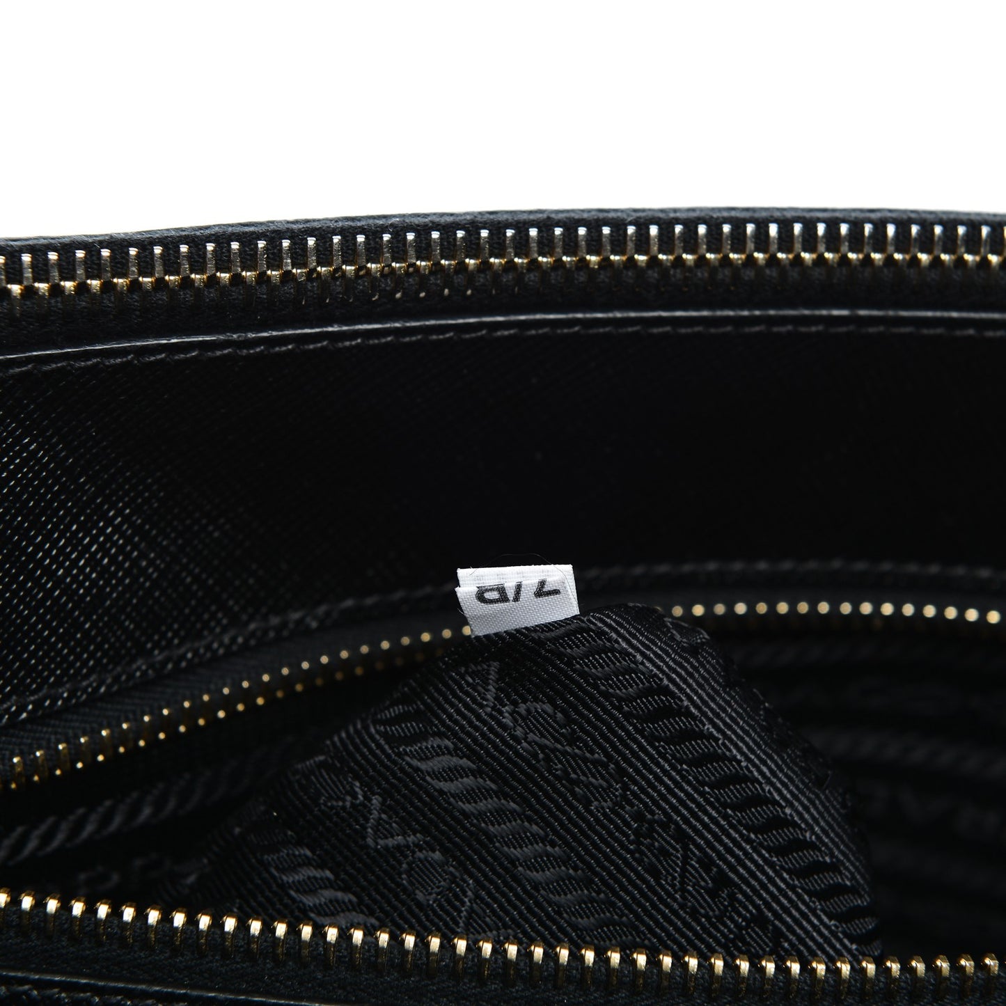 Saffiano Medium Galleria Double Zip Tote Black