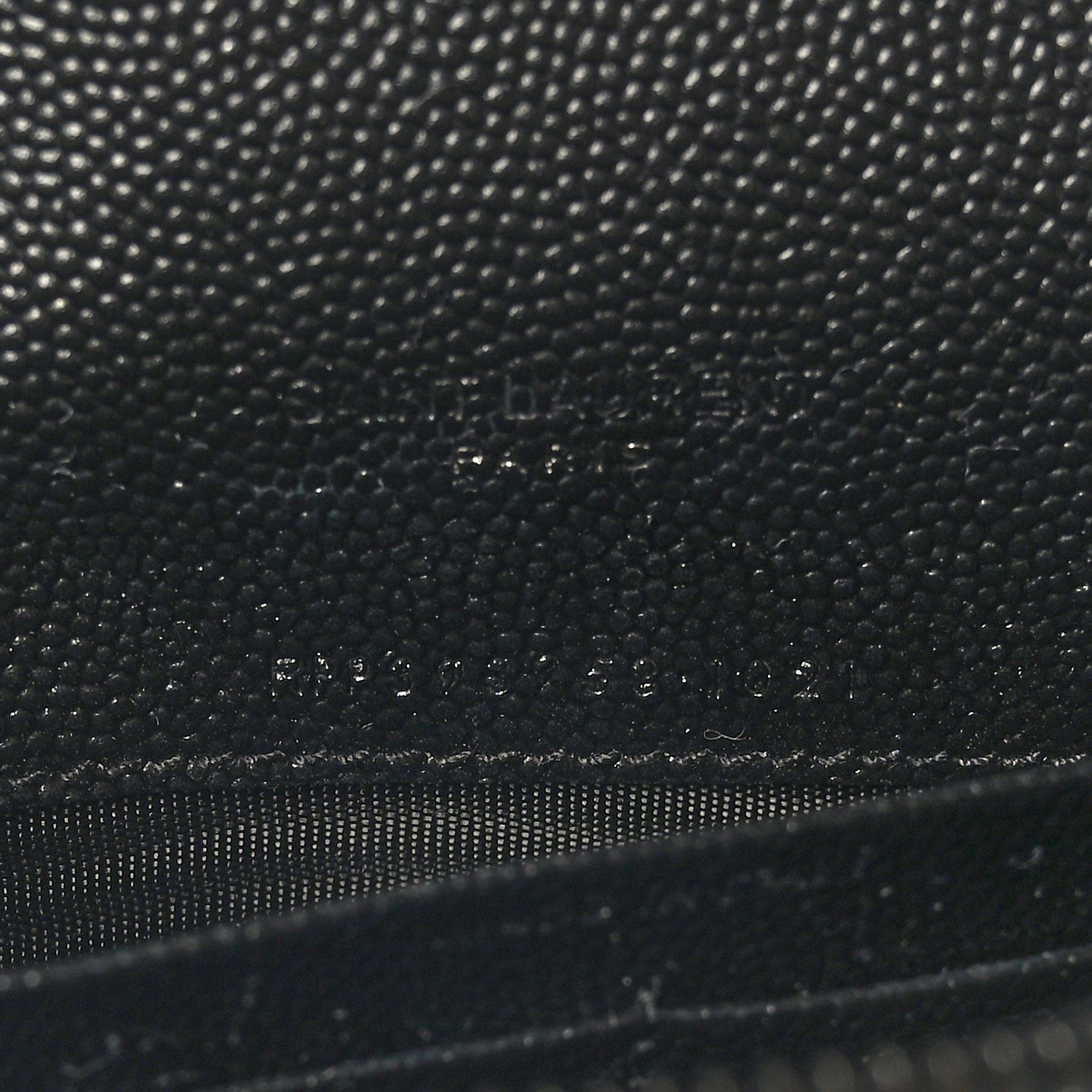 Saint Laurent Grain De Poudre Matelasse Chevron Monogram Monochrome Envelope Chain Wallet Black 7 of 10