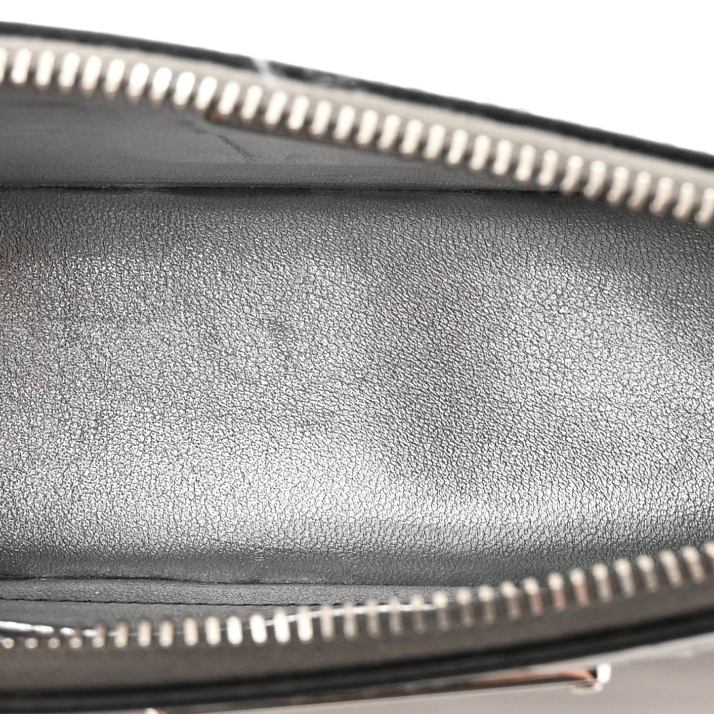 Spazzolato Metal Triangle Logo Triangle Patterned Mini Shoulder Bag Argento