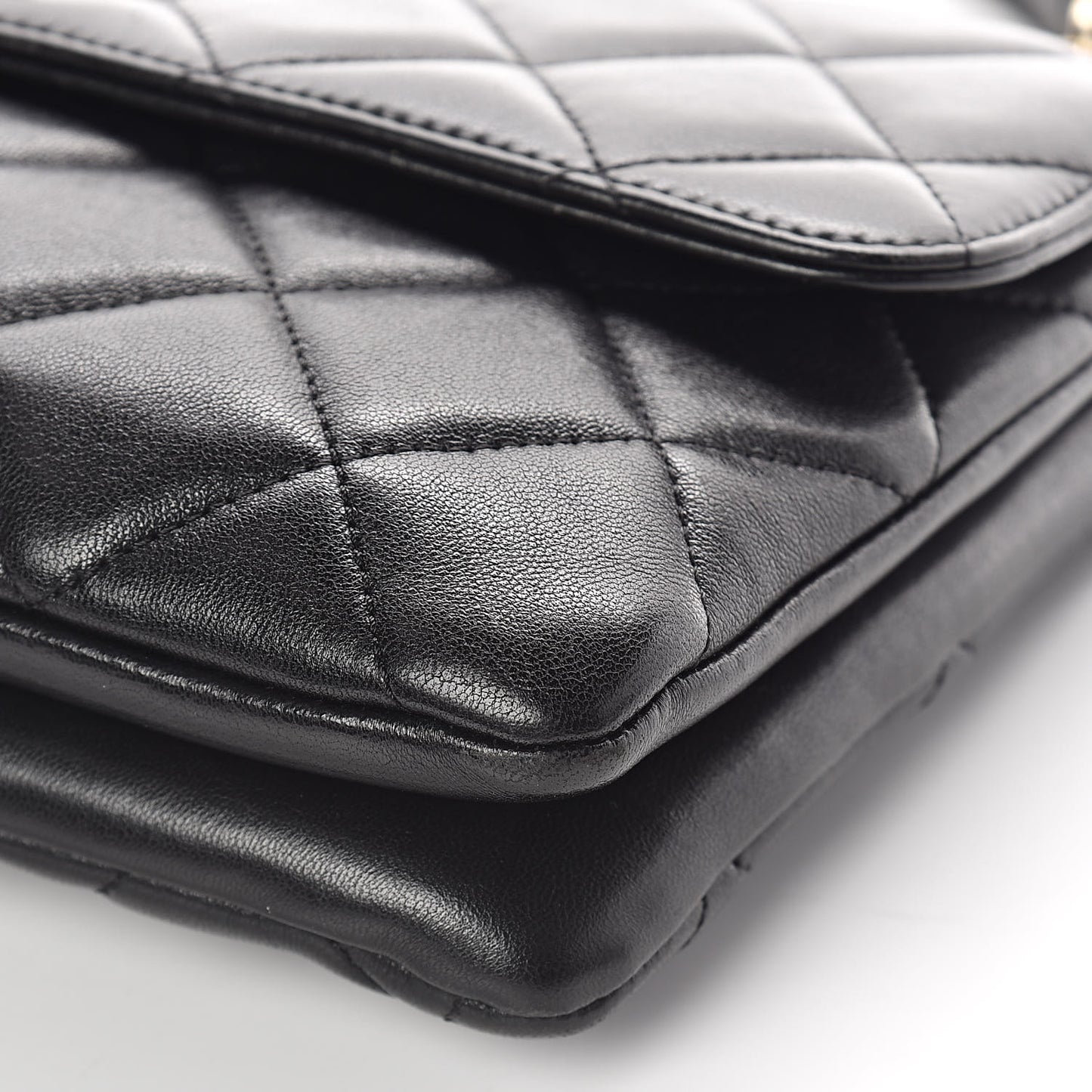 Lambskin Quilted Medium Trendy CC Flap Black