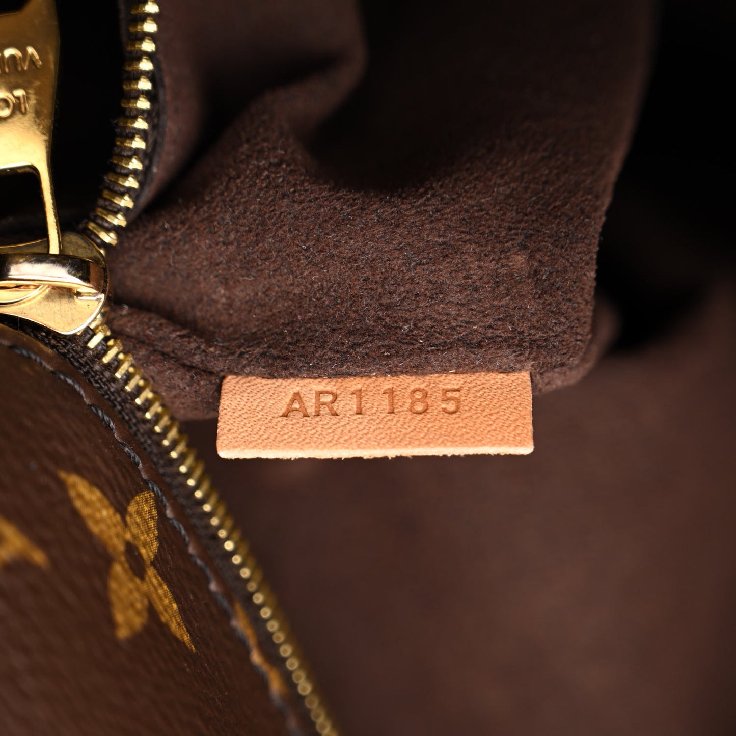Monogram Metis