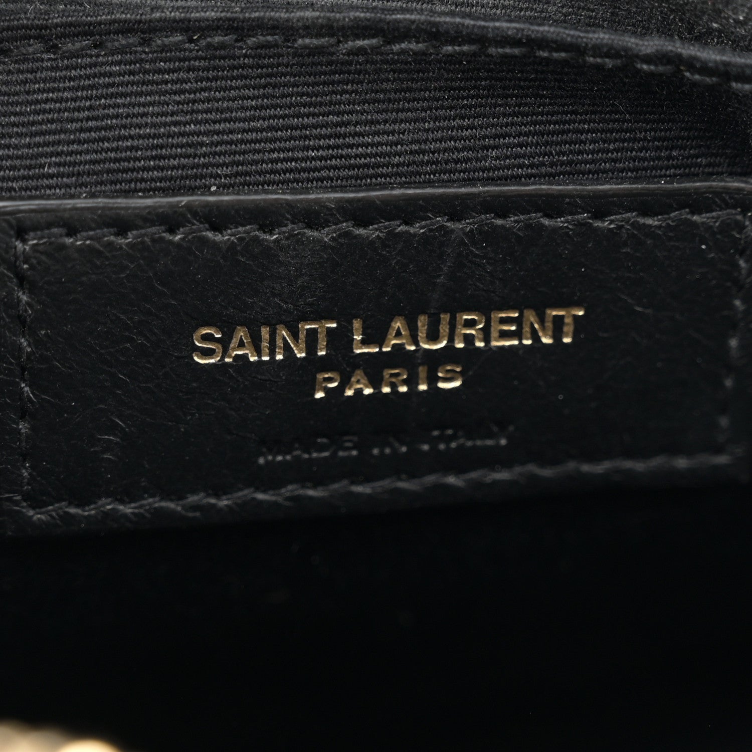 Saint Laurent Grain De Poudre Matelasse Chevron Quilted Round Vinyle Camera Bag Blanc Vintage 6 of 12