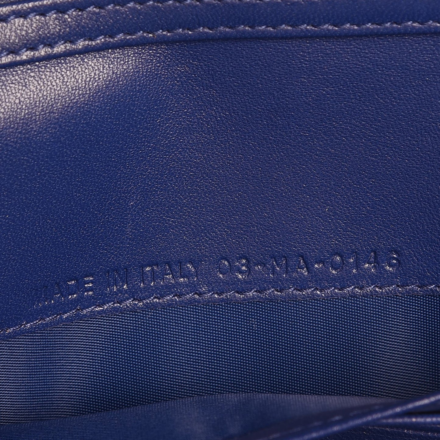 Grained Calfskin Diorama Croisiere Chain Wallet Blue