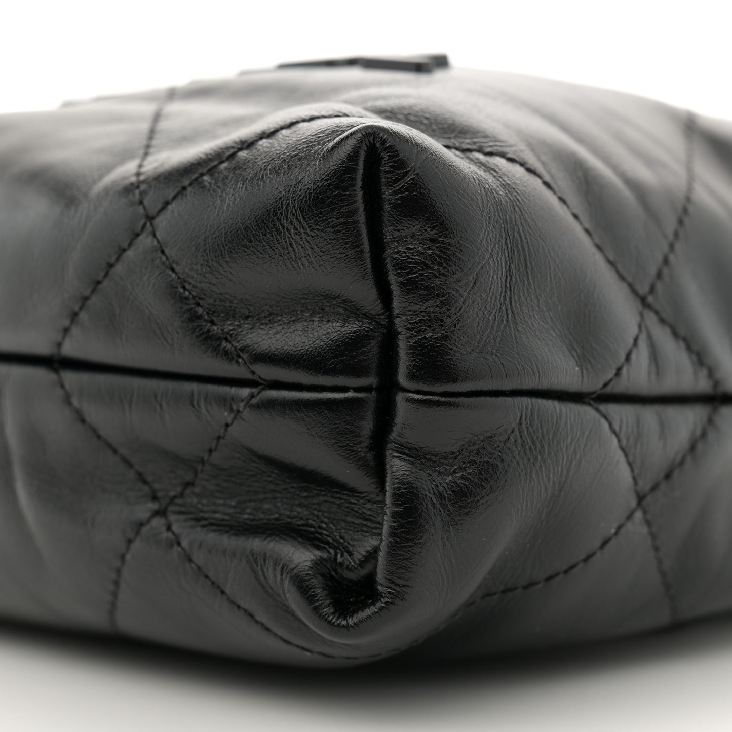 Shiny Calfskin Quilted Mini Chanel 22 So Black