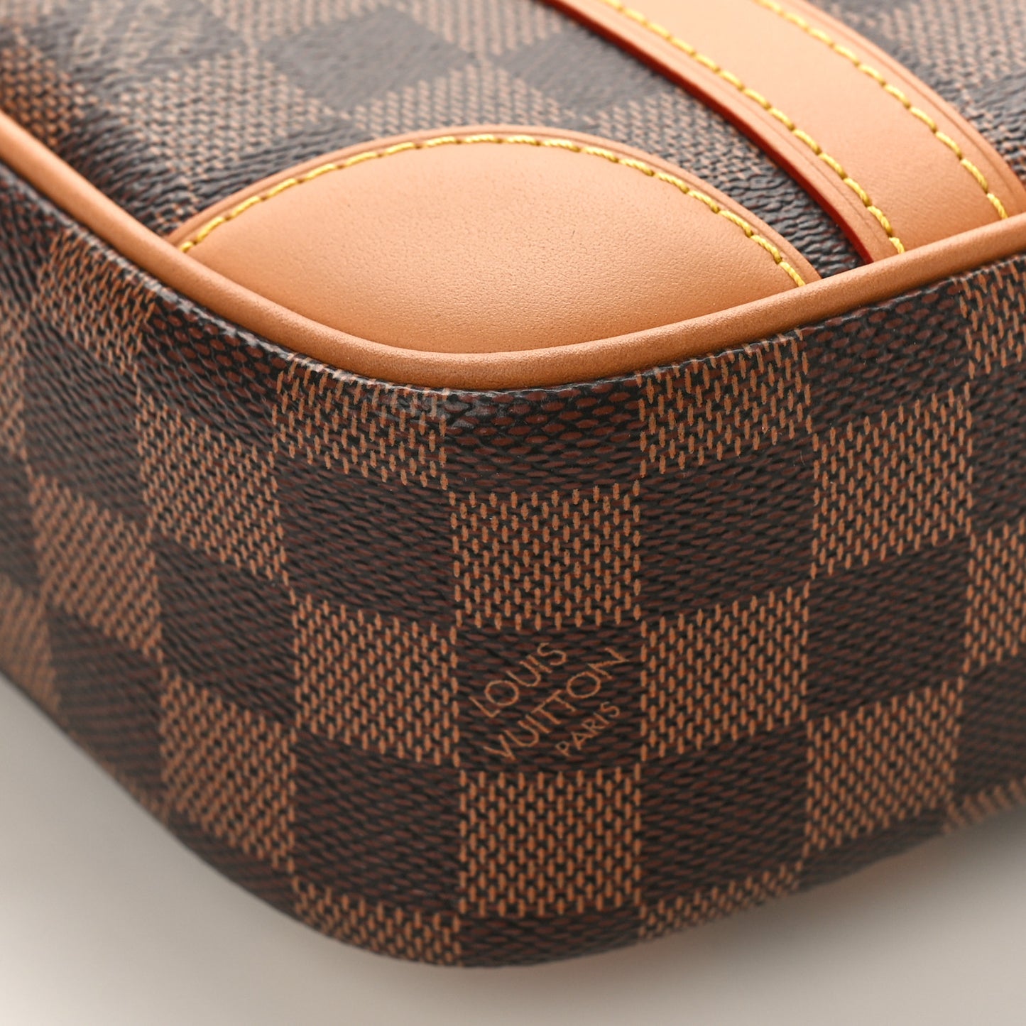 Damier Ebene Valisette Souple BB